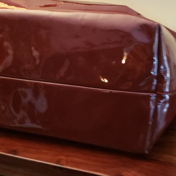 Beautiful!! Salvatore Ferragamo/ Burgundy Patent Leather "Gina" Tote Handbag - Picture 3 of 16
